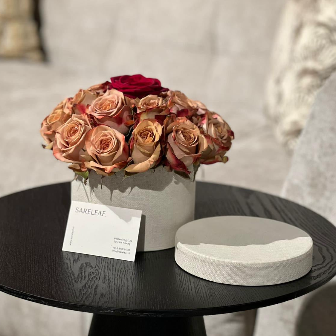 Flowerbox - Cappuccino x Red Naomi